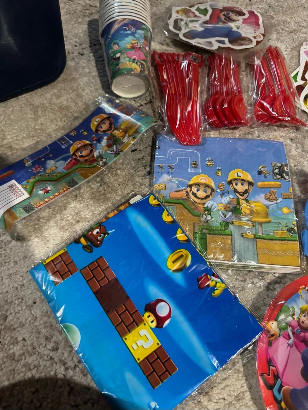 Super Mario misc party supplies